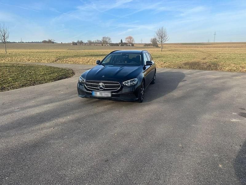 Gebraucht Mercedes E220 194 PS (142 kW) 2021 Schwarz Kombi