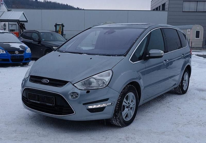 Gebraucht Ford S-MAX Titanium 200 PS (147 kW) 2013 Silber Van / Kleinbus