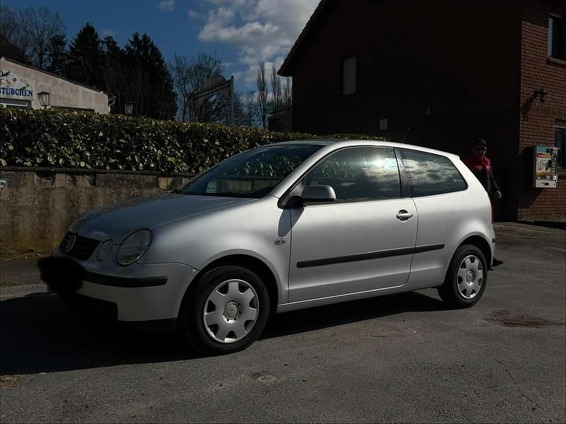Gebraucht VW Polo 64 PS (47 kW) 2003 Grau Kleinwagen