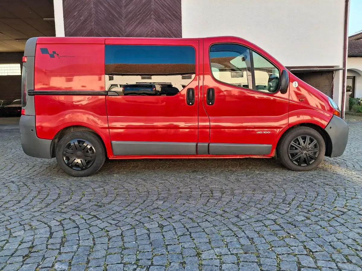 Gebraucht Renault Trafic 115 PS (84 kW) 2006 Rot Van / Kleinbus