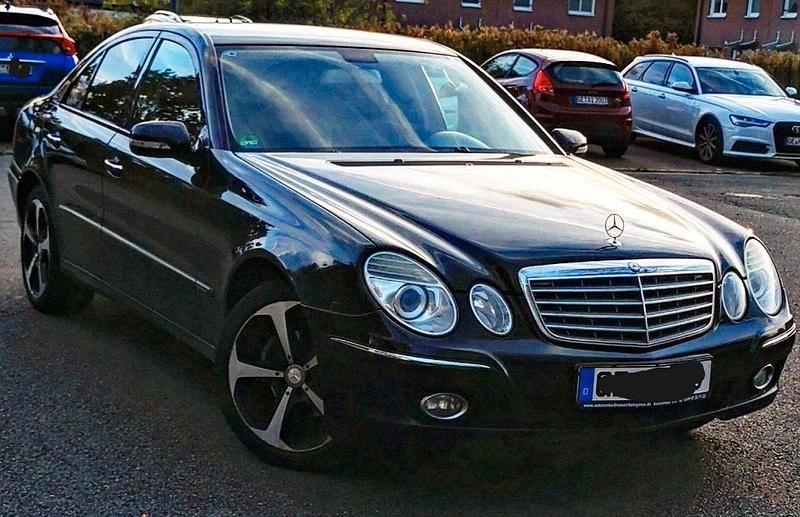 Schwarz Gebraucht 2008 Mercedes E220 Limousine | 5.900 € (Fairer Preis) - Bild 1/4