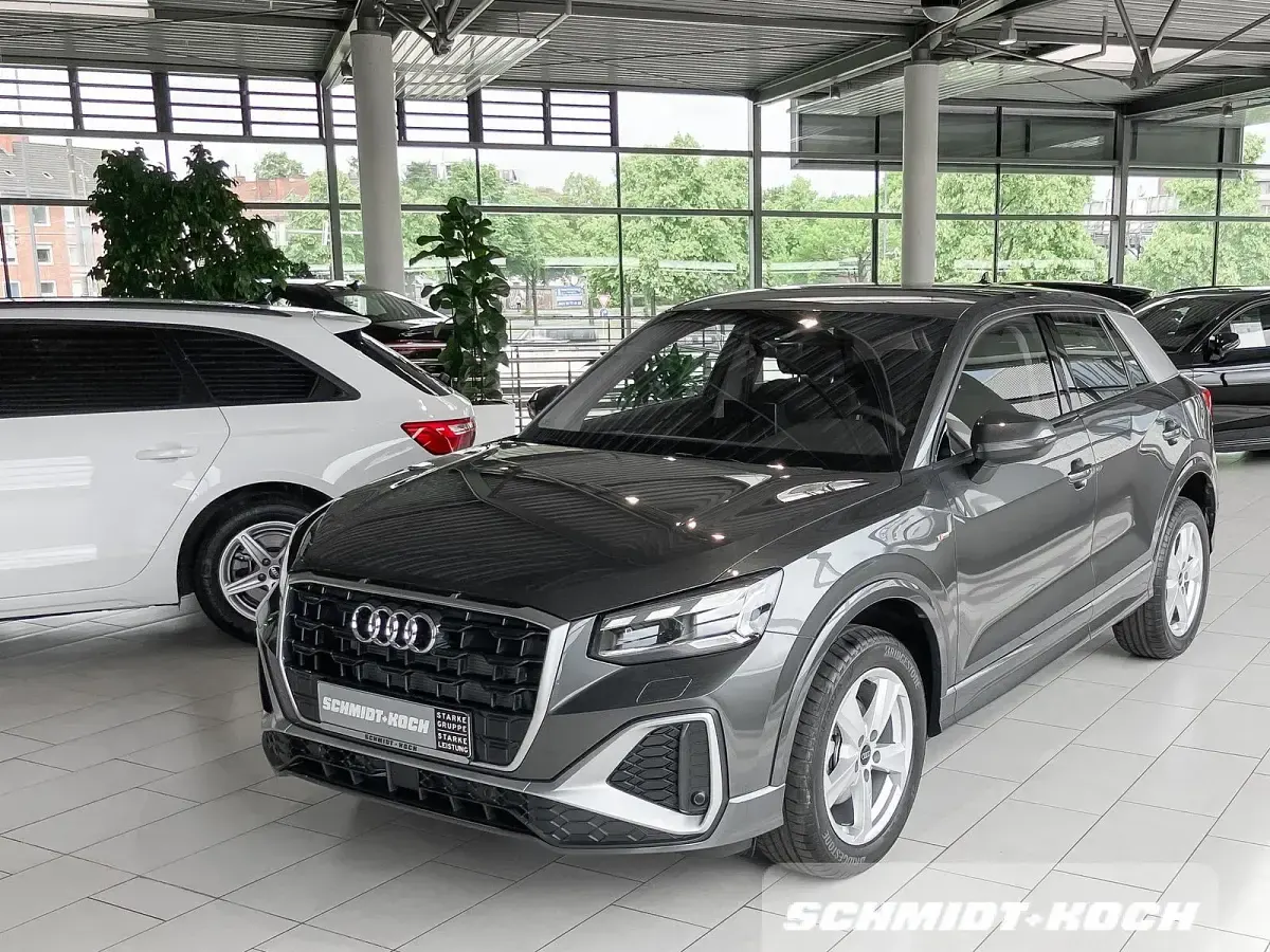 Gebraucht Audi Q2 S-Line 150 PS (110 kW) 2026 Daytonagrau perleffekt (grau) SUV