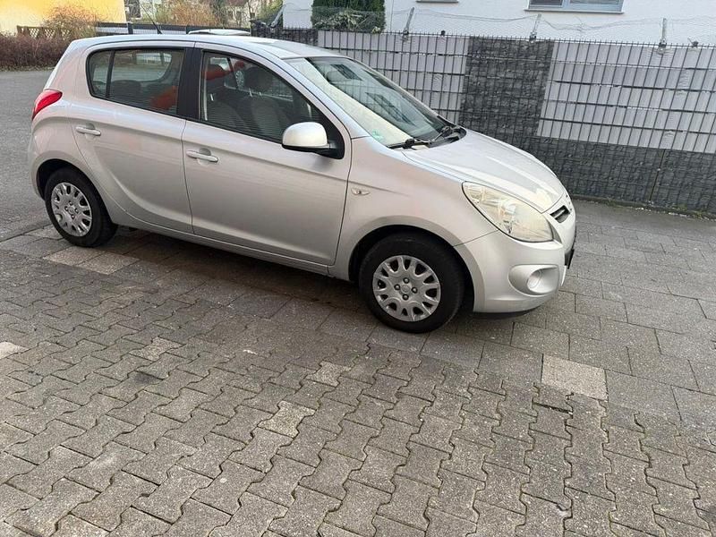 Gebraucht Hyundai i20 Edition 77 PS (56 kW) 2012 Other Kleinwagen
