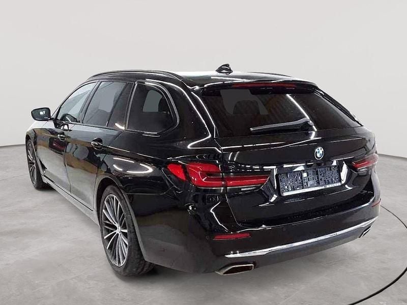 Gebraucht BMW 530 Luxury Line 252 PS (185 kW) 2022 Schwarz uni Kombi