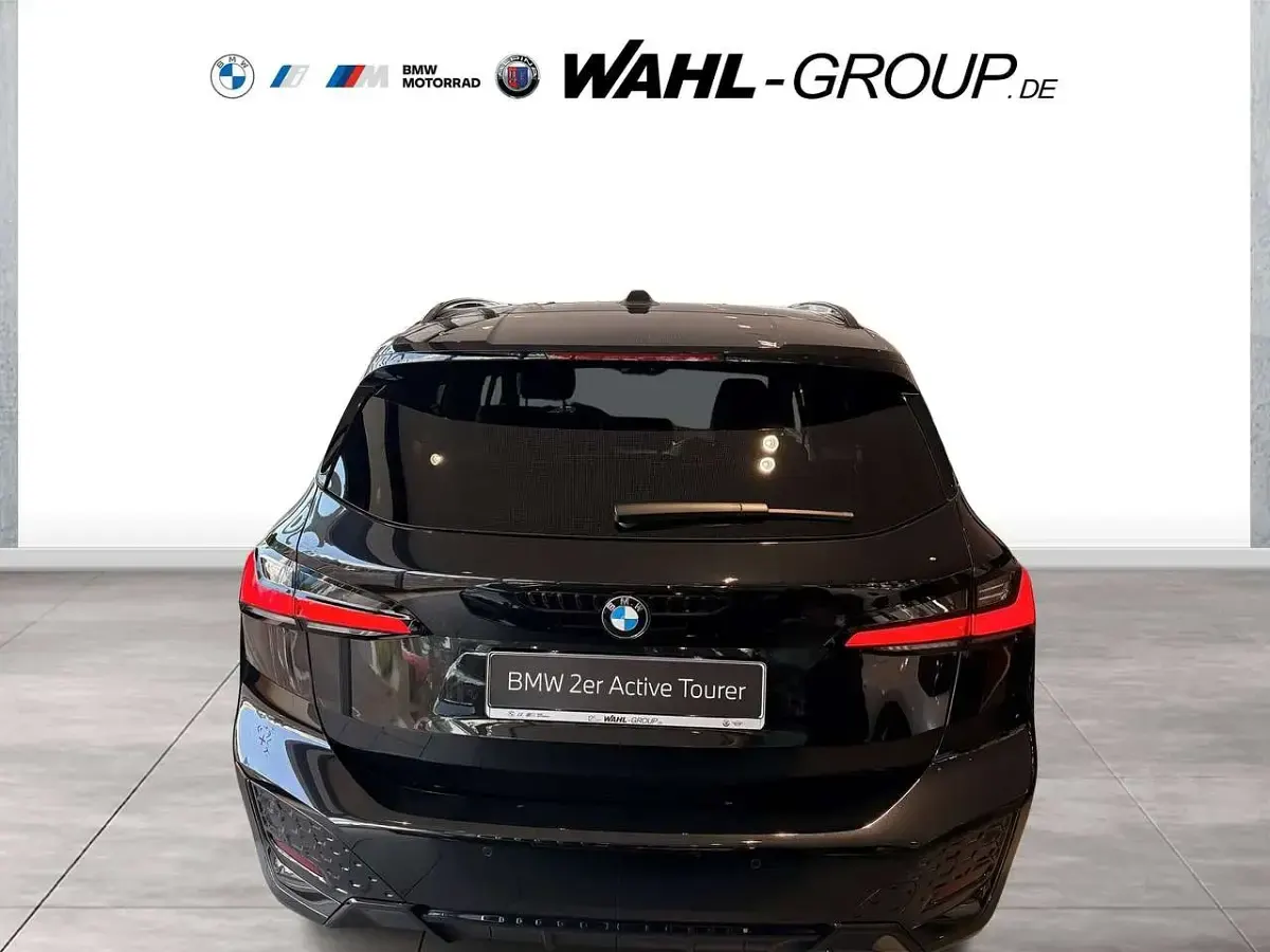 Neu BMW 218 Active Tourer M Sport 136 PS (100 kW) 2026 Schwarz Van / Kleinbus