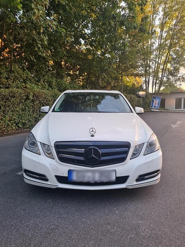 Second-hand Mercedes E350 306 CP (225 kW) 2012 Alb Berlinǎ