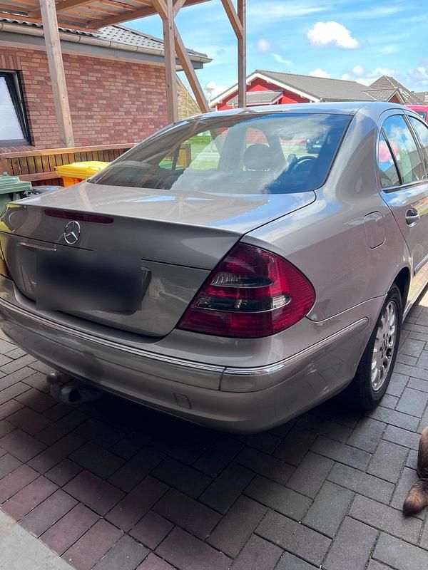 Second-hand Mercedes E200 122 CP (89 kW) 2003 Gri Berlinǎ