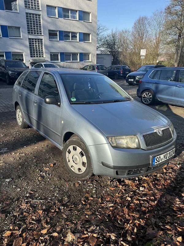 Silber Gebraucht 2007 Skoda Fabia Kleinwagen | 1.000 € - Bild 1/4