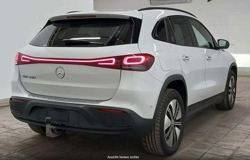 Gebraucht Mercedes EQA250 AMG 139 kW (190 PS) 2022 Weiß SUV