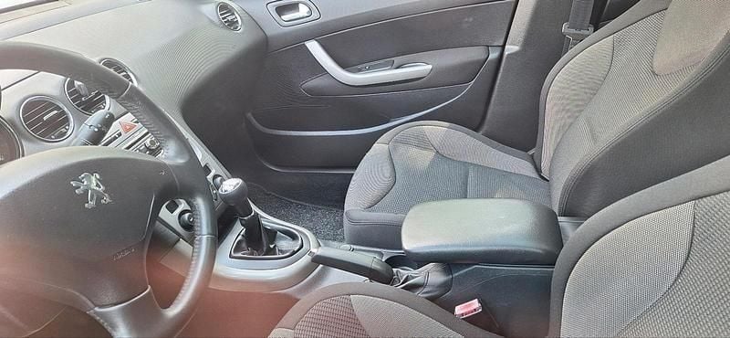Schwarz Gebraucht 2010 Peugeot 308 Limousine | 1.200 € (Superpreis) - Bild 1/4