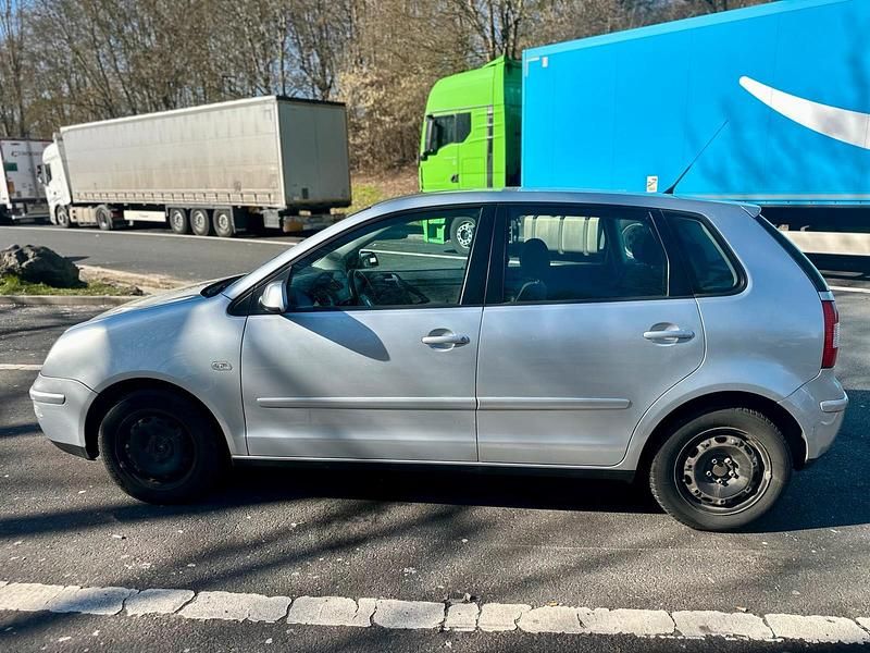 Gebraucht VW Polo 75 PS (55 kW) 2003 Silber Kleinwagen