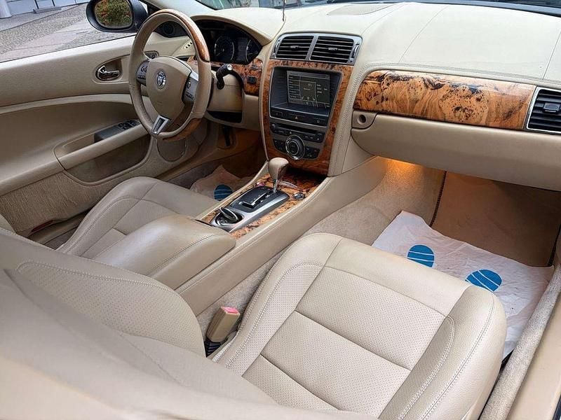 Gebraucht Jaguar XK 298 PS (219 kW) 2008 Beige Cabrio