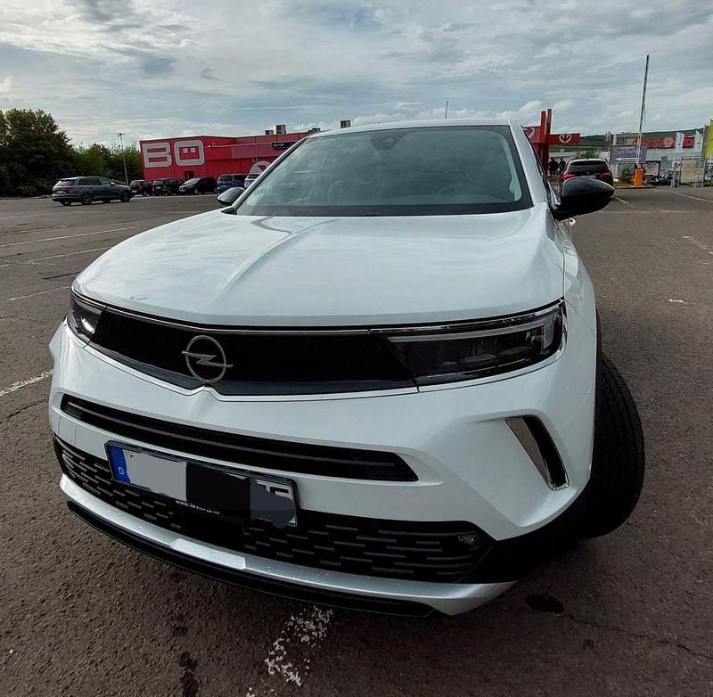 Weiß Gebraucht 2023 Opel Mokka Elegance SUV | 17.500 € (Guter Preis) - Bild 1/4