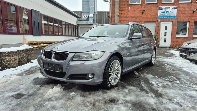 Grau Gebraucht 2011 BMW 318 Sport Line Kombi | 7.200 € (Fairer Preis) - Bild 1/4
