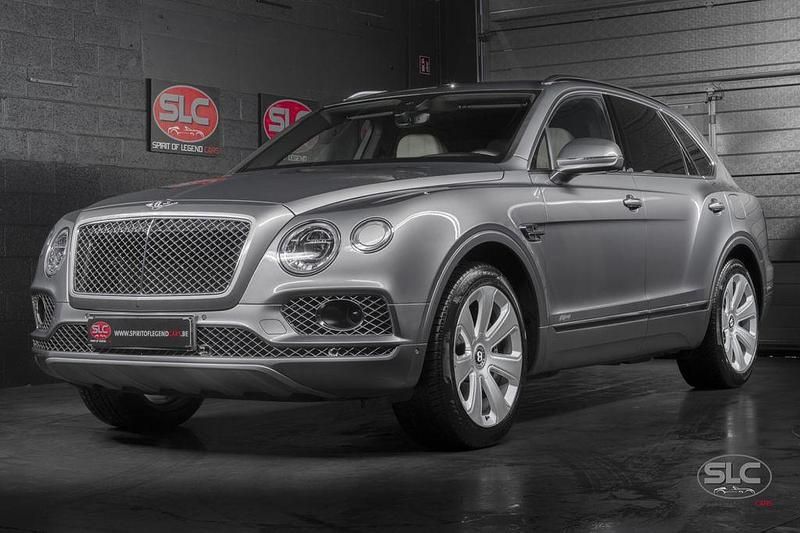 Grau Gebraucht 2020 Bentley Bentayga Mulliner SUV | 108.000 € - Bild 1/4