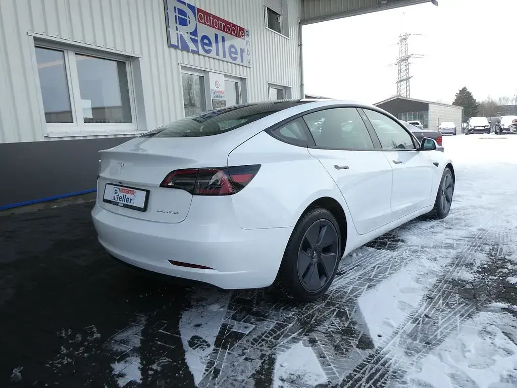 Käytetty Tesla Model 3 366 kW (498 HP) 2024 Valkoinen Sedan
