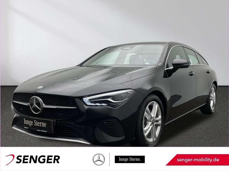 Schwarz Gebraucht 2023 Mercedes CLA180 Shooting Brake Kombi | 32.040 € (Teuer) - Bild 1/3