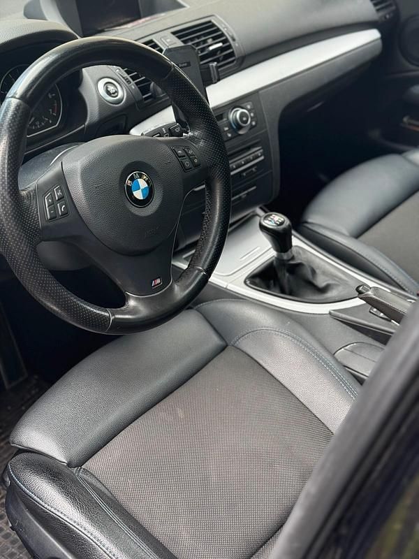 Schwarz Gebraucht 2011 BMW 118 M Sport Kleinwagen | 4.000 € (Superpreis) - Bild 1/4