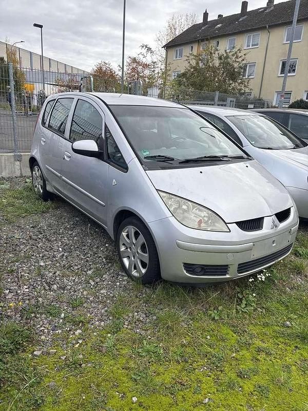 Haagsilber (m) Gebraucht 2004 Mitsubishi Colt Instyle Kleinwagen | 450 € (Superpreis) - Bild 1/2