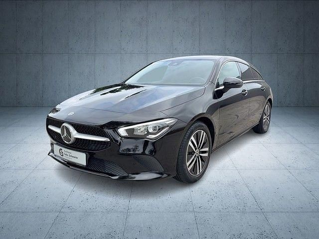 Schwarz Gebraucht 2020 Mercedes CLA200 Shooting Brake Kombi | 23.690 € (Guter Preis) - Bild 1/4