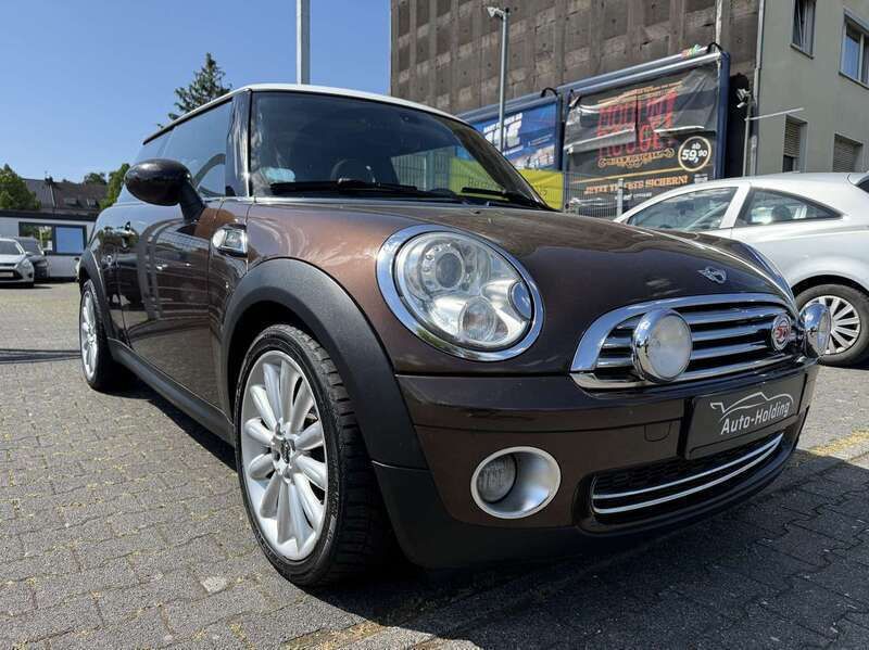 Braun Gebraucht 2009 Mini Cooper Kleinwagen | 3.999 € (Etwas zu teuer) - Bild 1/4