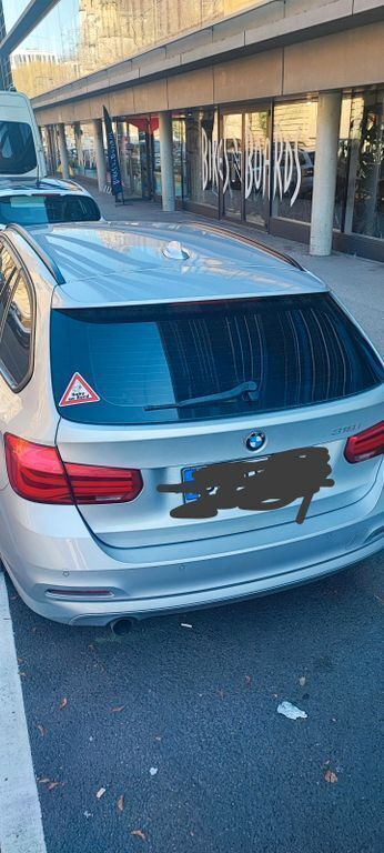 Grau Gebraucht 2017 BMW 318 Kombi | 6.500 € (Superpreis) - Bild 1/4