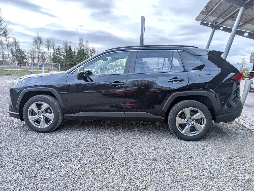 Gebraucht Toyota RAV4 Club 175 PS (128 kW) 2019 Tiefschwarz metallic SUV