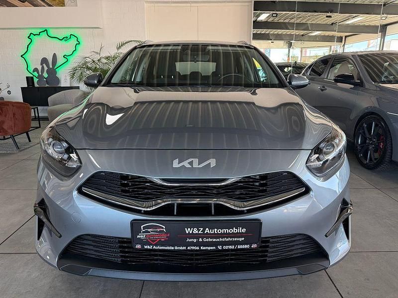 Gebraucht Kia Ceed 160 PS (117 kW) 2024 Grau Kleinwagen