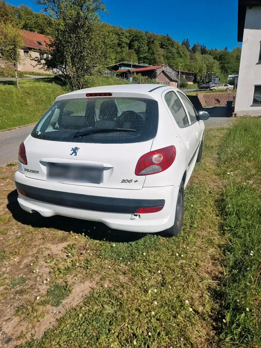 Gebraucht Peugeot 206+ 70 PS (51 kW) 2011 Kleinwagen