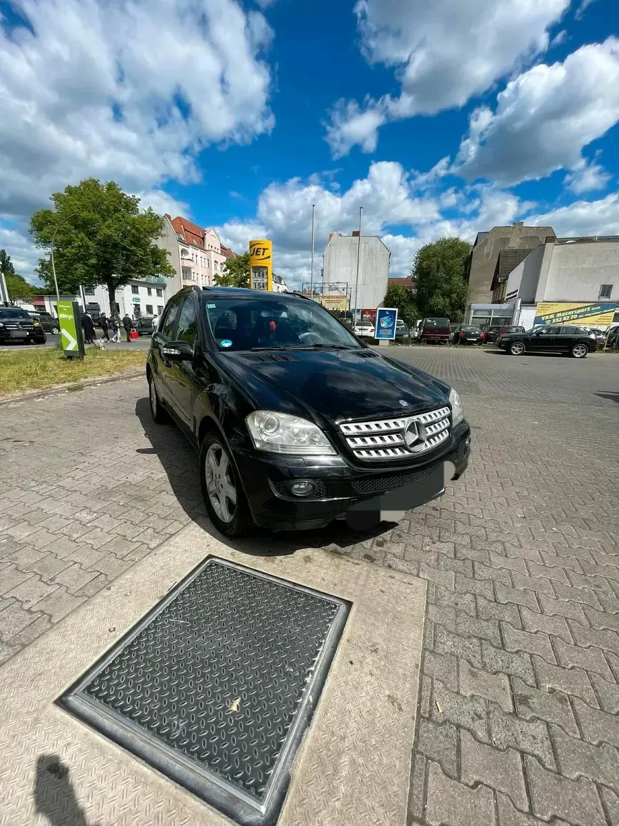 Gebraucht Mercedes ML320 224 PS (164 kW) 2007 Schwarz SUV