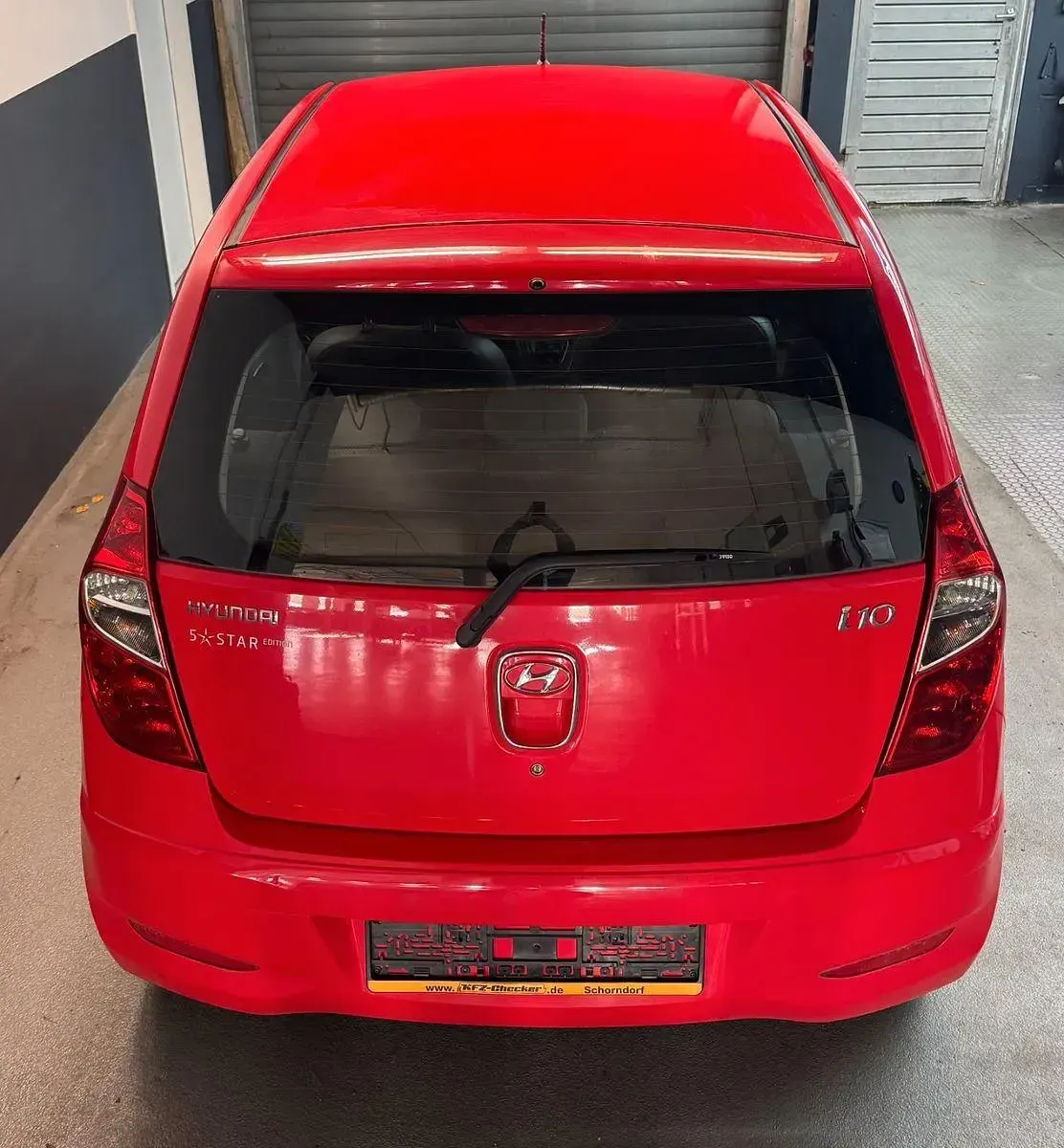 Gebraucht Hyundai i10 Edition 69 PS (50 kW) 2013 Rot Kleinwagen