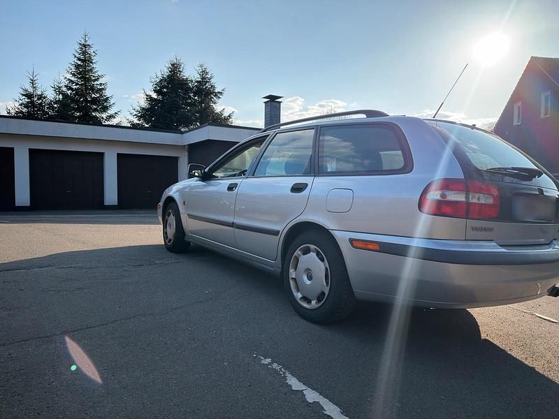 Gebraucht Volvo V40 163 PS (119 kW) 2002 Silber Kombi