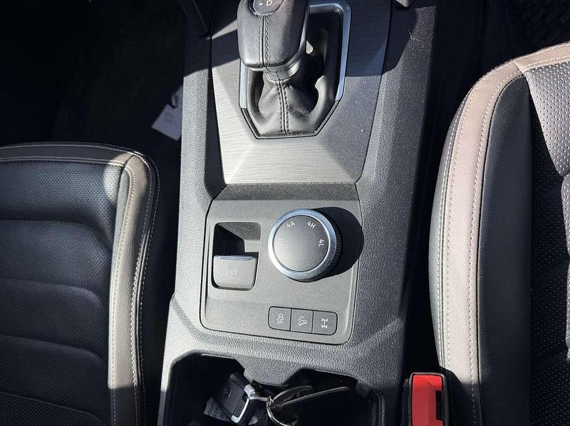 Gebraucht VW Amarok Aventura 241 PS (177 kW) 2024 Grau Pickup