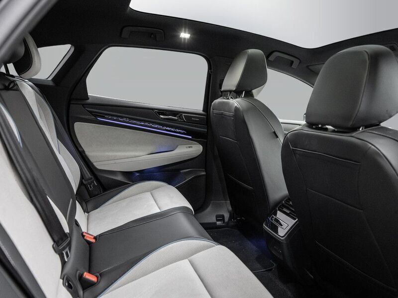 Gebraucht VW ID.7 Pro 210 kW (286 PS) 2023 Schwarz / grenadillschwarz Kleinwagen