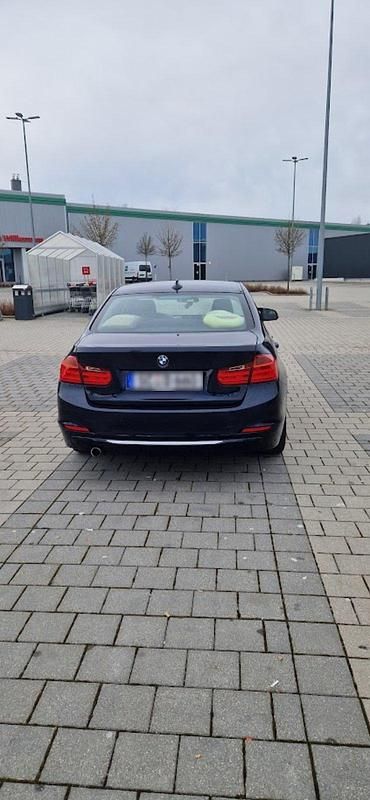 Gebraucht BMW 320 184 PS (135 kW) 2014 Blau Limousine