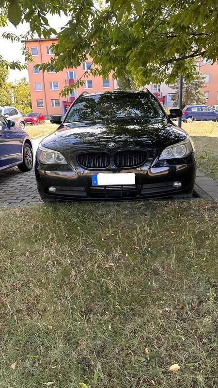 Schwarz Gebraucht 2007 BMW 523 Kombi | 3.700 € (Guter Preis) - Bild 1/4