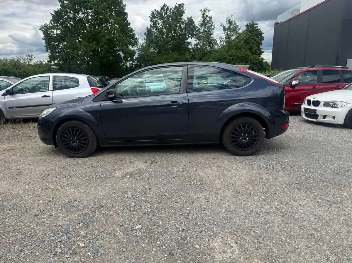 Gebraucht Ford Focus Style 101 PS (74 kW) 2009 Royalgrau met. Kleinwagen