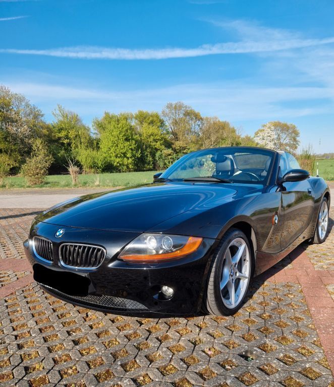 Schwarz Gebraucht 2003 BMW Z4 Sport Line Cabrio | 10.500 € (Fairer Preis) - Bild 1/4