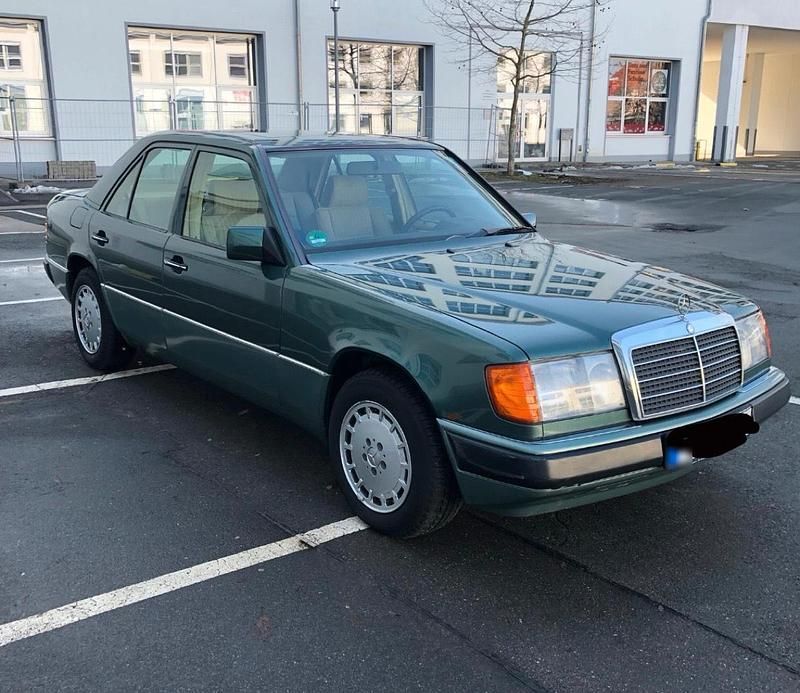 Brugt Mercedes E280 193 HK (141 kW) 1993 Grøn Sedan