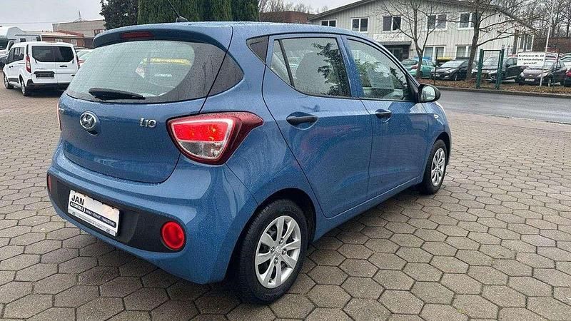 Gebraucht Hyundai i10 Classic 67 PS (49 kW) 2017 Blau Kleinwagen