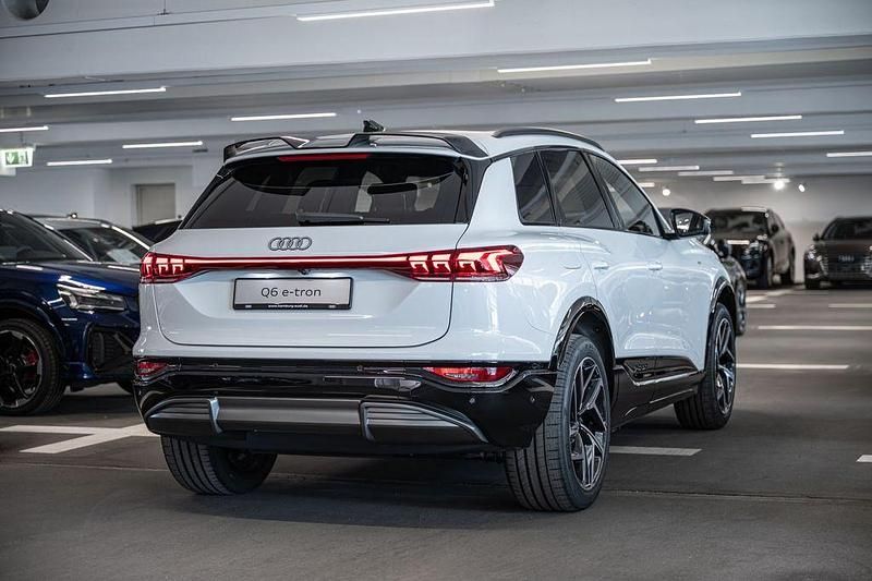 Neu Audi Q6 e-tron Performance 225 kW (306 PS) 2026 Weiß SUV
