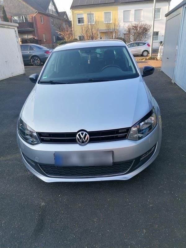 Second-hand VW Polo 69 CP (50 kW) 2012 Argintiu Hatchback