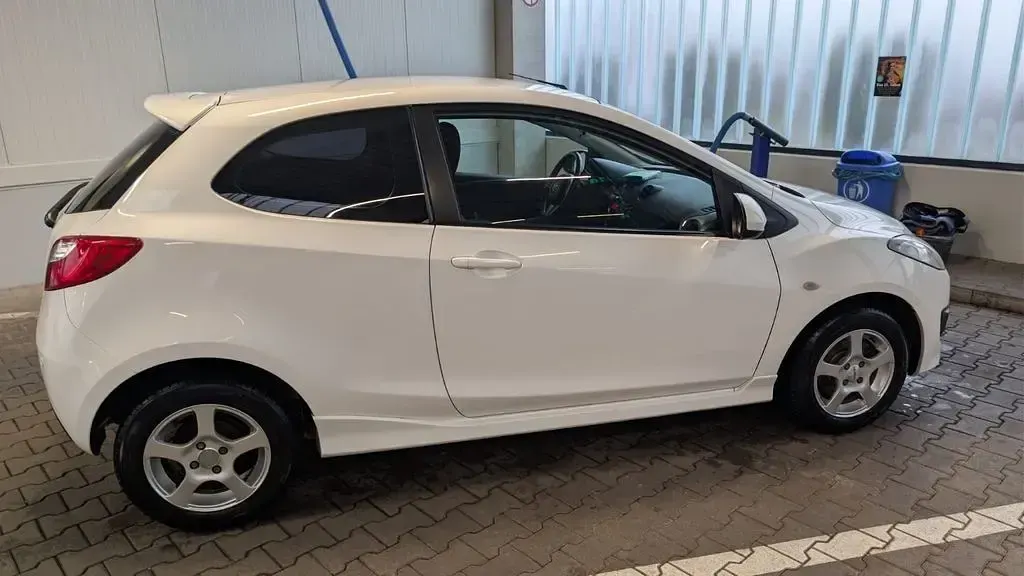Occasion Mazda 2 Dynamic 86 ch (63 kW) 2009 Blanc Citadine