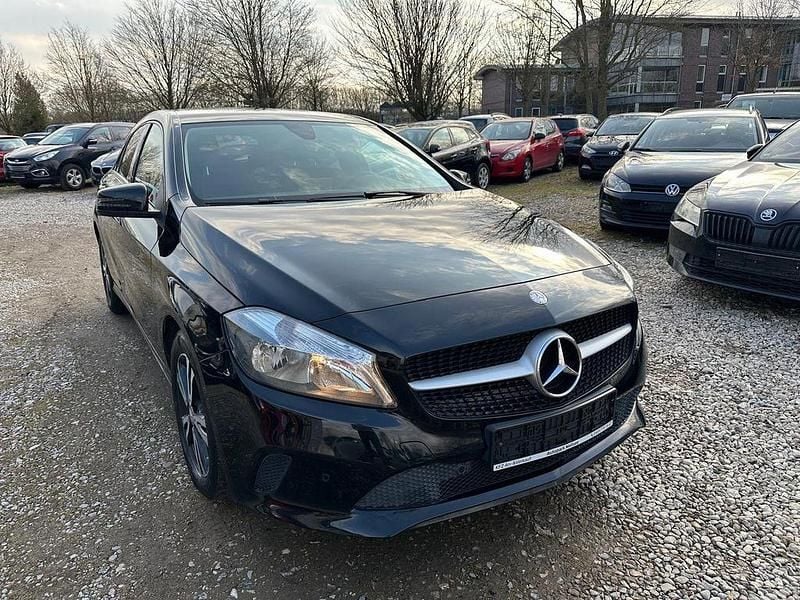 Gebraucht Mercedes A200 136 PS (100 kW) 2016 Schwarz Limousine