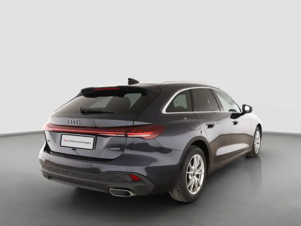 Gebraucht Audi A5 Ambiente 204 PS (150 kW) 2025 Firmamentblau metallic Kombi