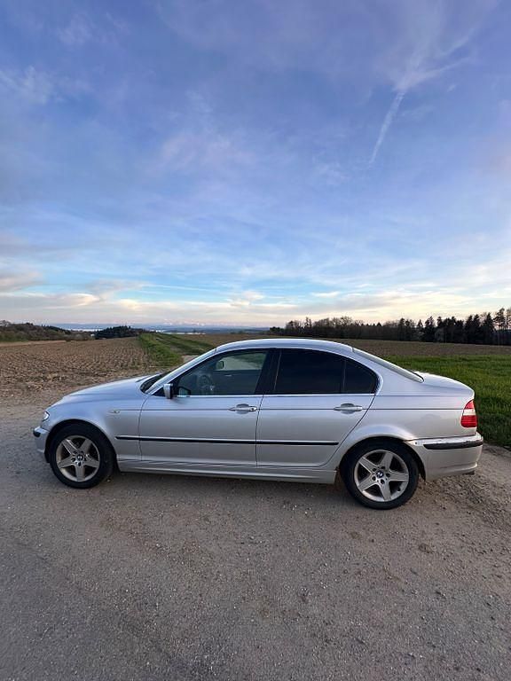 Gebraucht BMW 318 143 PS (105 kW) 2003 Silber Limousine