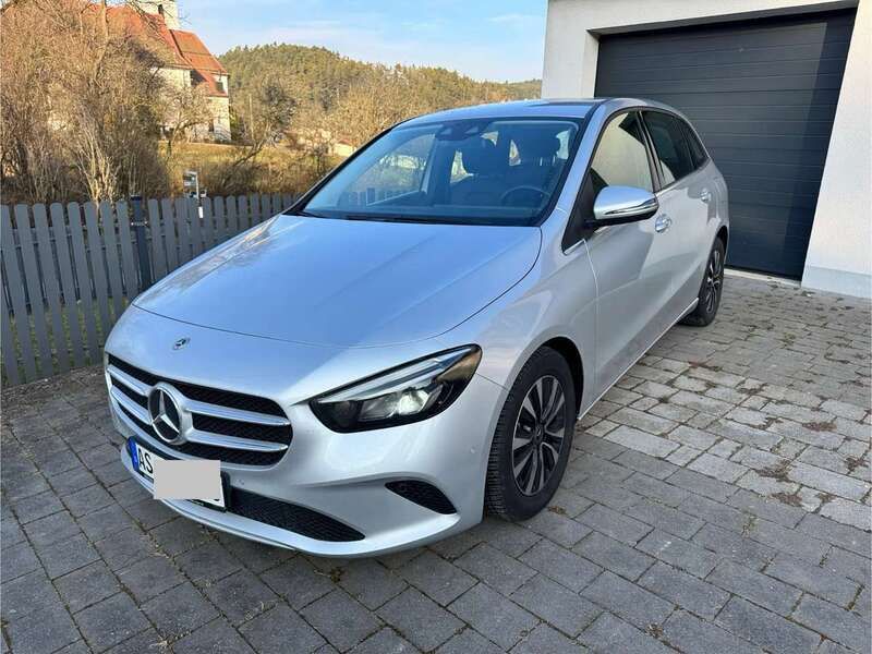 Gebraucht 2023 Mercedes B180 Business Van / Kleinbus | 26.000 € (Guter Preis) - Bild 1/4