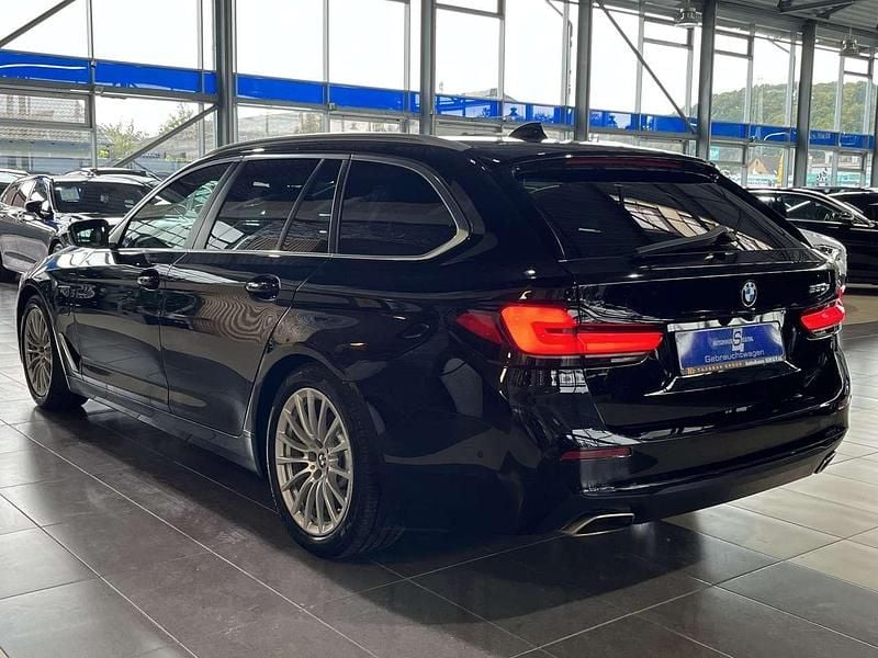 Gebraucht BMW 530e Sport Line 292 PS (214 kW) 2021 Schwarz Kombi