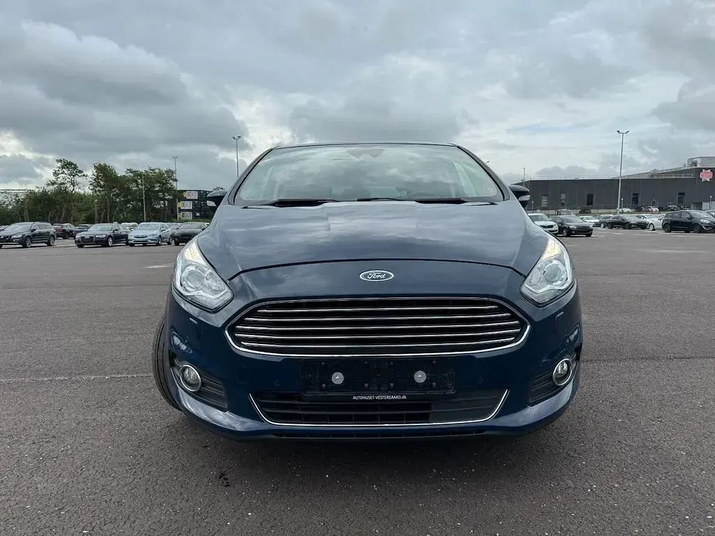 Gebraucht Ford S-MAX Titanium 179 PS (131 kW) 2018 Blau Van / Kleinbus