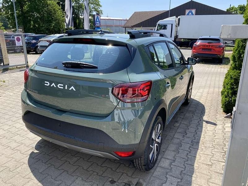 Neu Dacia Sandero Expression 91 PS (66 kW) 2025 Grün Kleinwagen